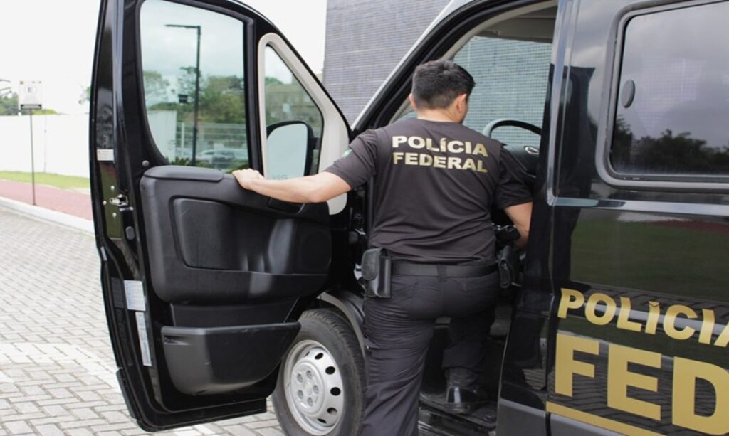 Polícia Federal deflagra operação contra tráfico internacional e lavagem com movimentação de R$ 1 bi 1 Polícia Federal deflagra operação contra tráfico internacional e lavagem com movimentação de R$ 1 bi