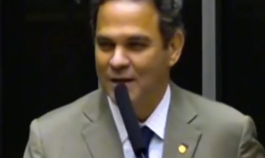 Priante foi relator do projeto de lei que tornou Belém capital do Brasil durante a COP-30 8 Priante foi relator do projeto de lei que tornou Belém capital do Brasil durante a COP-30