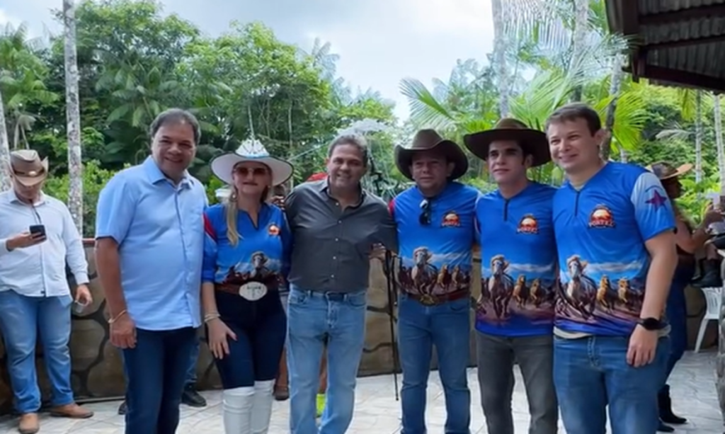 Deputado Chicão celebra cultura regional em tradicional cavalgada no Marajó