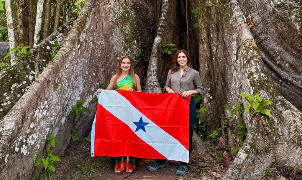 Dani Barbalho recebe Rainha da Dinamarca em visita à comunidade na Ilha do Combu durante a COP30