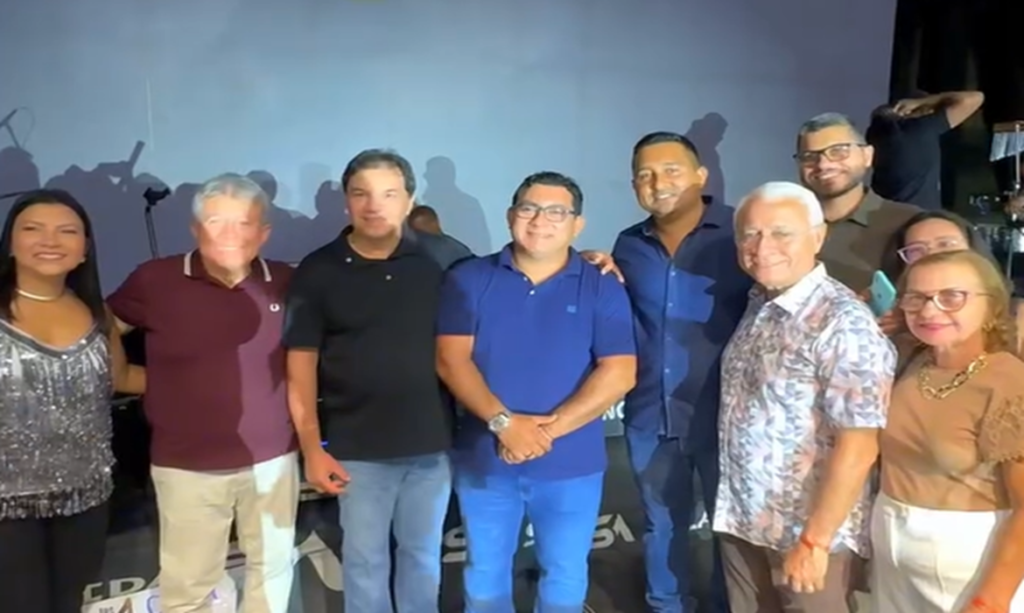 Deputado Chicão destaca força da economia regional durante visita à Feira Agrocultural de Moju