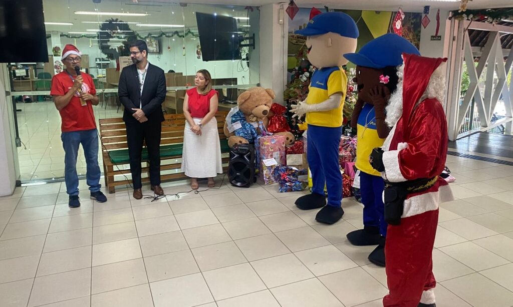 UNAMA apadrinha 80 crianças em projeto dos Correios e entrega presentes em ação natalina 4 UNAMA apadrinha 80 crianças em projeto dos Correios e entrega presentes em ação natalina