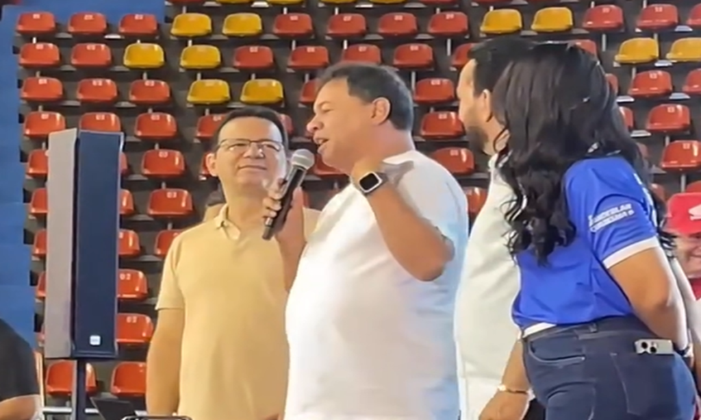 Deputado Chicão participa de evento natalino de Wanderlan e Brenda Quaresma
