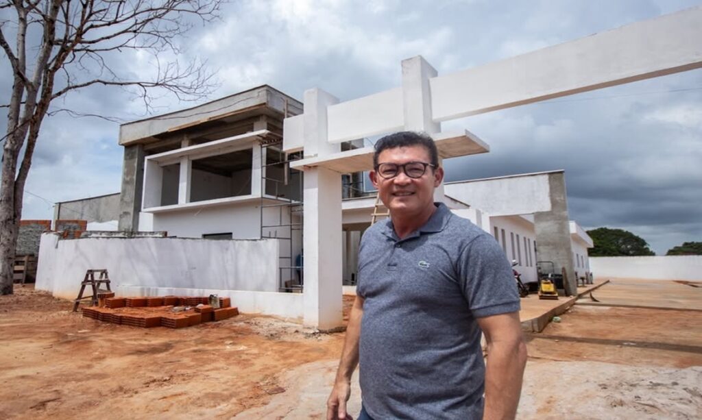 Prefeito Renato Ogawa acompanha obras da Casa da Mulher Barcarenense, que concentrará serviços de proteção e acolhimento