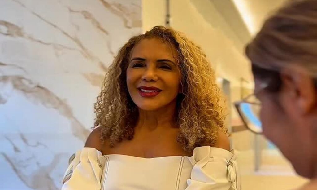 Empresária Adair Neves acompanha obras do novo ambulatório