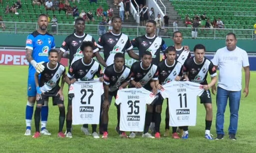 Na estreia do Goleiro Bruno, Vasco-AC "homenageia" jogadores presos por estupro e é eliminado da Copa do Brasil 3 Na estreia do Goleiro Bruno, Vasco-AC "homenageia" jogadores presos por estupro e é eliminado da Copa do Brasil