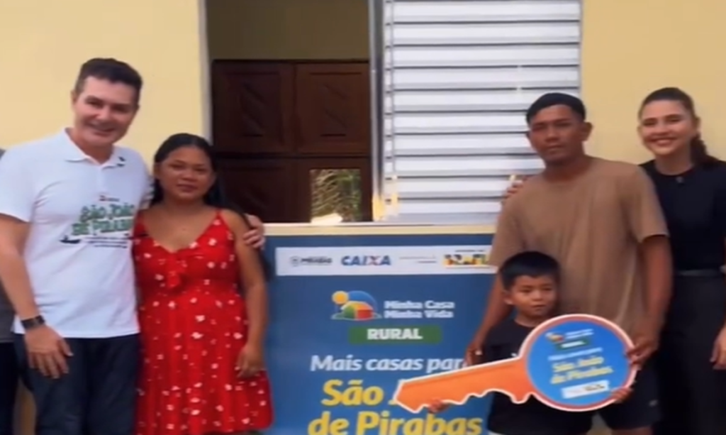 Jader Filho celebra entrega de 36 novas casas em São João de Pirabas