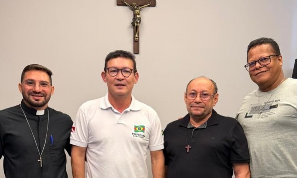 Prefeito Renato Ogawa recebe líderes religiosos da Vila dos Cabanos para diálogo sobre demandas comunitárias 2 Prefeito Renato Ogawa recebe líderes religiosos da Vila dos Cabanos para diálogo sobre demandas comunitárias