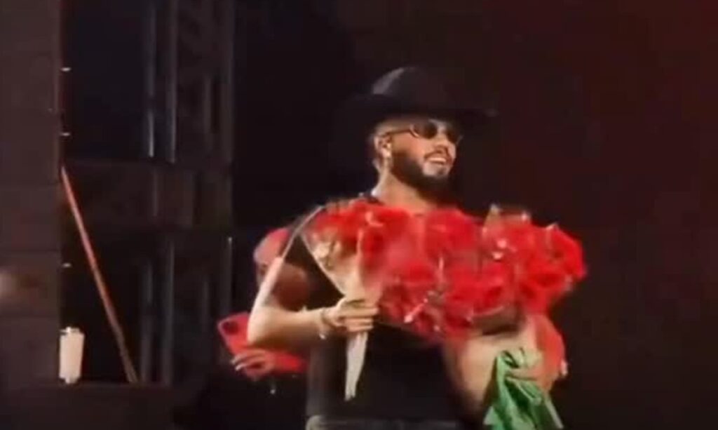 Zé Felipe dedica flores a Virginia Fonseca e Ana Castela durante show