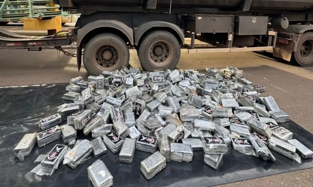 Ação integrada entre PMPA e PRF apreende mais de uma tonelada de drogas em Goianésia do Pará