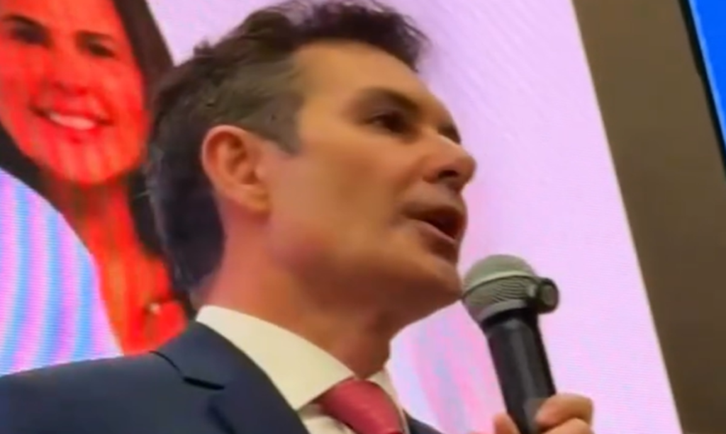 Jader Filho se despede do Ministério das Cidades e agradece carinho