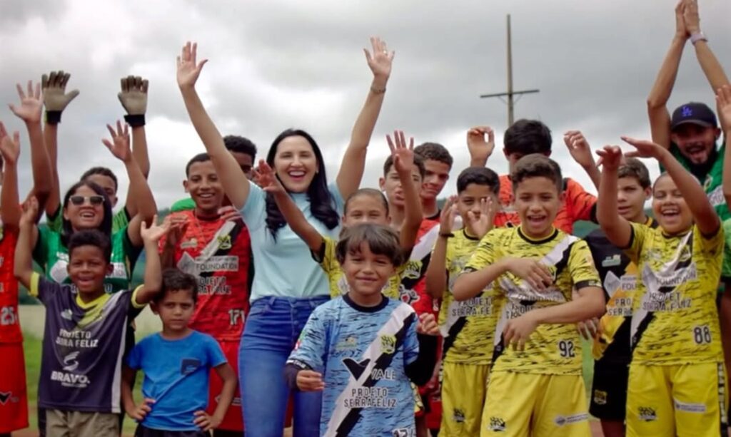 Prefeita Mariana Chamon anuncia construção de estádio municipal em Serra Pelada