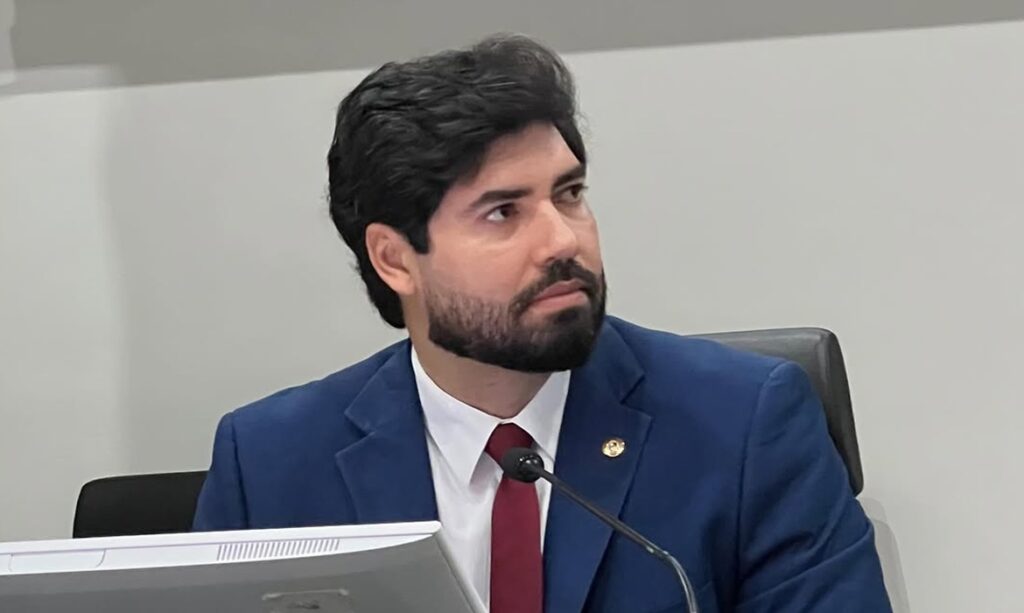 Deputado Adriano Coelho comemora aprovação na Alepa do PL que garante direito a pessoas com TEA no Pará