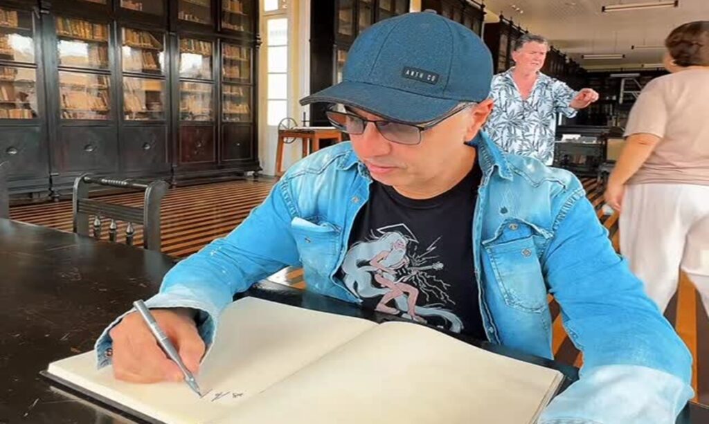 Zeca Baleiro Visita Biblioteca do Grêmio Portuguesa em Belém em Encontro Marcado por Cultura e Afeto 1 Zeca Baleiro Visita Biblioteca do Grêmio Portuguesa em Belém em Encontro Marcado por Cultura e Afeto