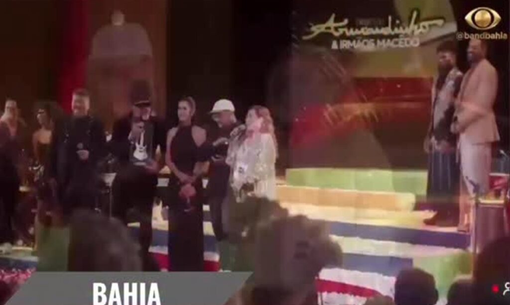 Clima tenso marca premiação com troca de acusações entre Daniela Mercury e Edson Gomes