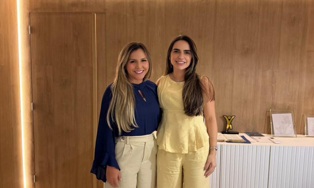Deputada federal Andréia Siqueira recebe Carol Resque 1 Deputada federal Andréia Siqueira recebe Carol Resque