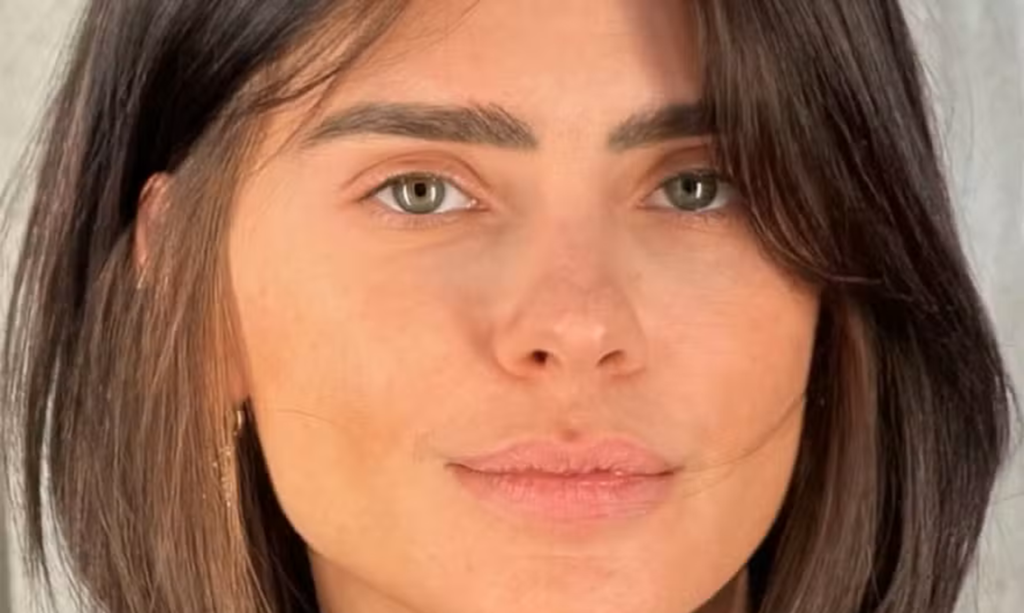 Carolina Dieckmann corta os cabelos e surge morena para viver Dinah no filme "A Viagem"