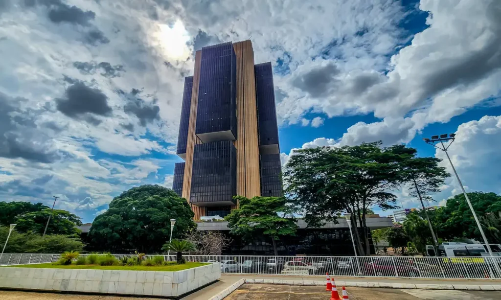 Bancos repassam R$ 5,7 bilhões do SVR ao Desenrola