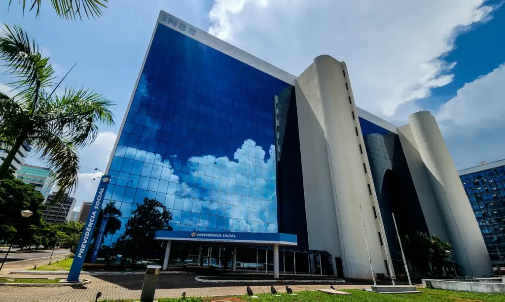 STF rejeita recurso e encerra discussão sobre revisão da vida toda do INSS; aposentados perdem direito