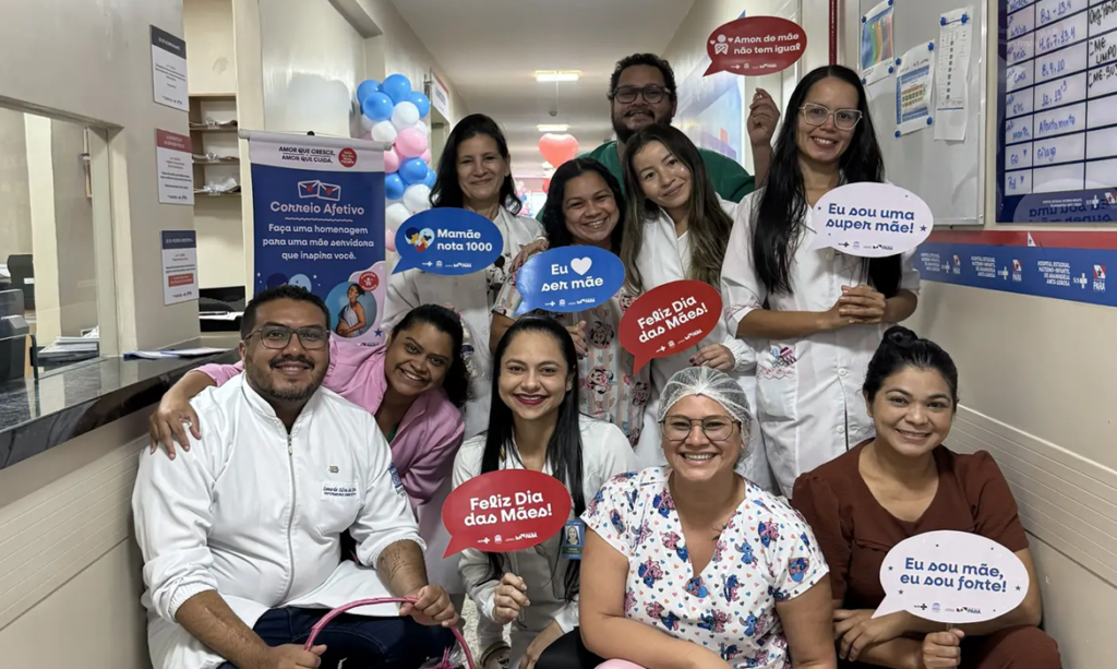 Hospital Materno-Infantil Anita Gerosa homenageia mães servidoras com painel, brindes e dinâmica de carinho entre profissionais 9 Hospital Materno-Infantil Anita Gerosa homenageia mães servidoras com painel, brindes e dinâmica de carinho entre profissionais