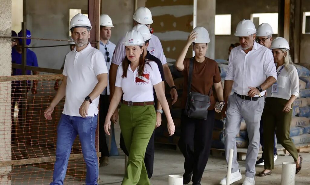 Governadora Hana Ghassan vistoria obras da Policlínica e Natea de Altamira