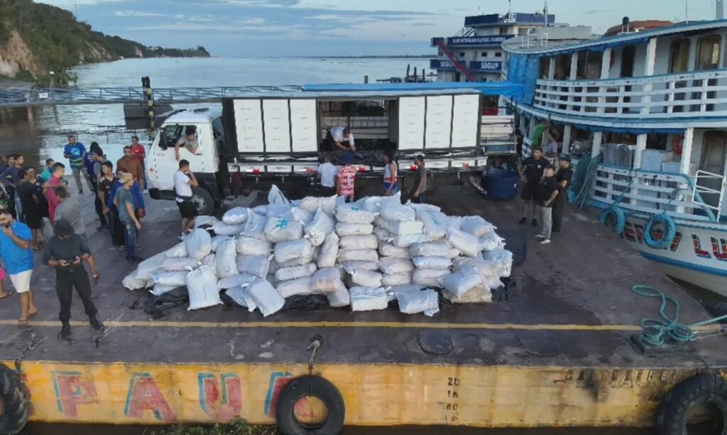 Base Candiru apreende 10 toneladas de pirarucu durante fiscalização 5 Base Candiru apreende 10 toneladas de pirarucu durante fiscalização