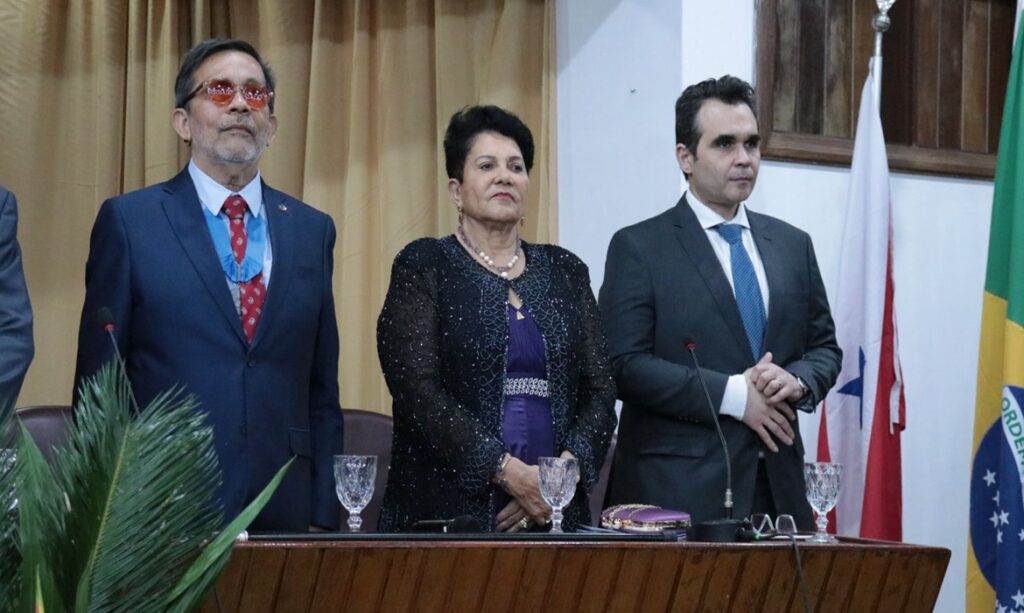 Conselheira do TCE PA participa de posse de novo membro do IHGP em Belém