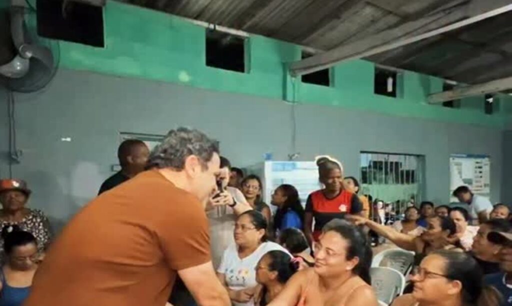 Deputado Printe participa de reunião com moradores da Maracangalha, em Belém