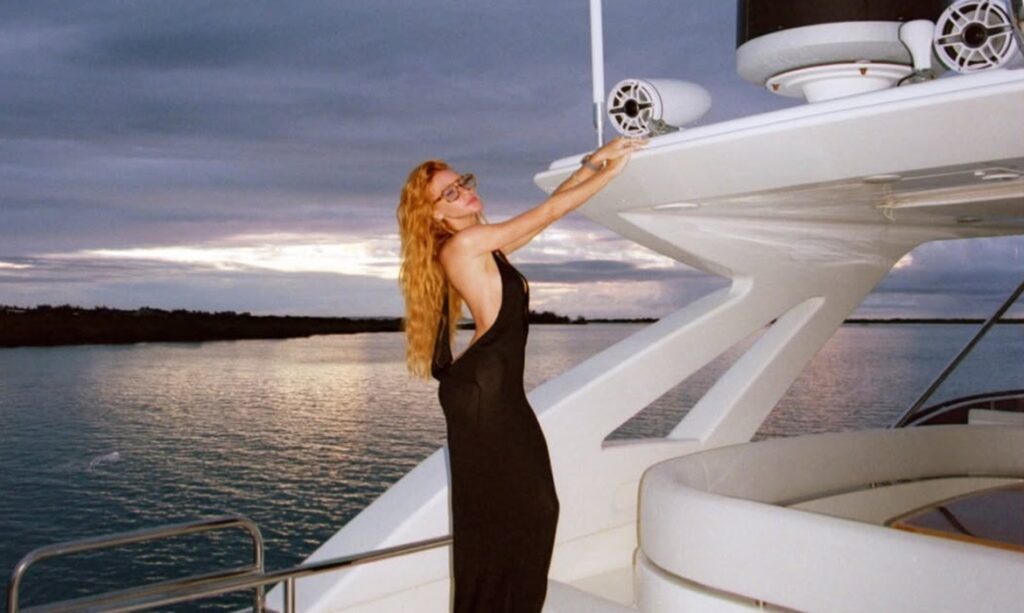 Marina Ruy Barbosa relembra ensaio marcante e chama atenção nas redes