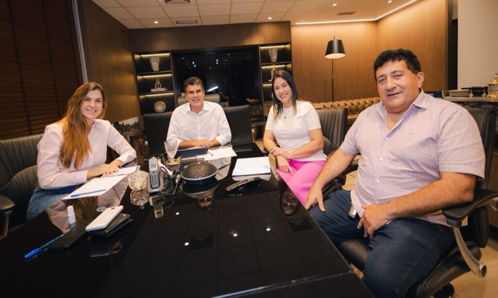Helder Barbalho reúne lideranças políticas para discutir desenvolvimento dos municípios paraenses