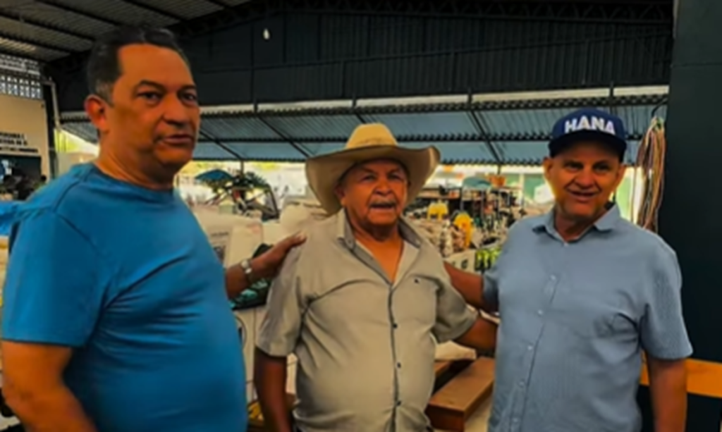 Deputado estadual Torrinho Torres visita feira de Xinguara ao lado de vereadores e destaca acolhida da população 1 Deputado estadual Torrinho Torres visita feira de Xinguara ao lado de vereadores e destaca acolhida da população