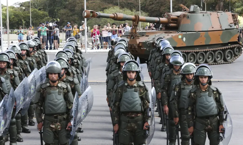 Exército encerra inscrições para concurso com 1.100 vagas e salários acima de R$ 4 mil 1 Exército encerra inscrições para concurso com 1.100 vagas e salários acima de R$ 4 mil