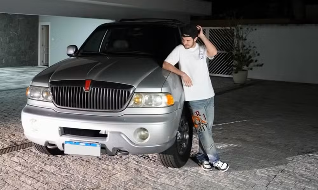 João Augusto relembra paixão de Gugu por carro raro dos anos 2000