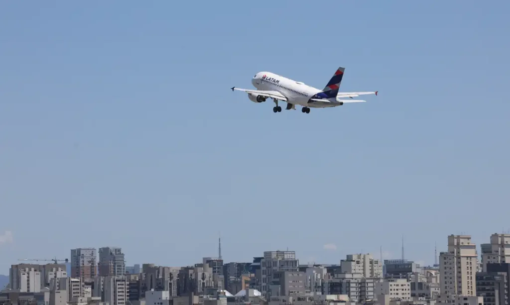 Petrobras reduz preço do querosene de aviação em 14,2% 1 Petrobras reduz preço do querosene de aviação em 14,2%