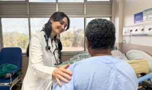 Cardiologista alerta para riscos do estresse cardíaco nos jogos da Copa e orienta torcedores com fatores de risco a redobrar cuidados