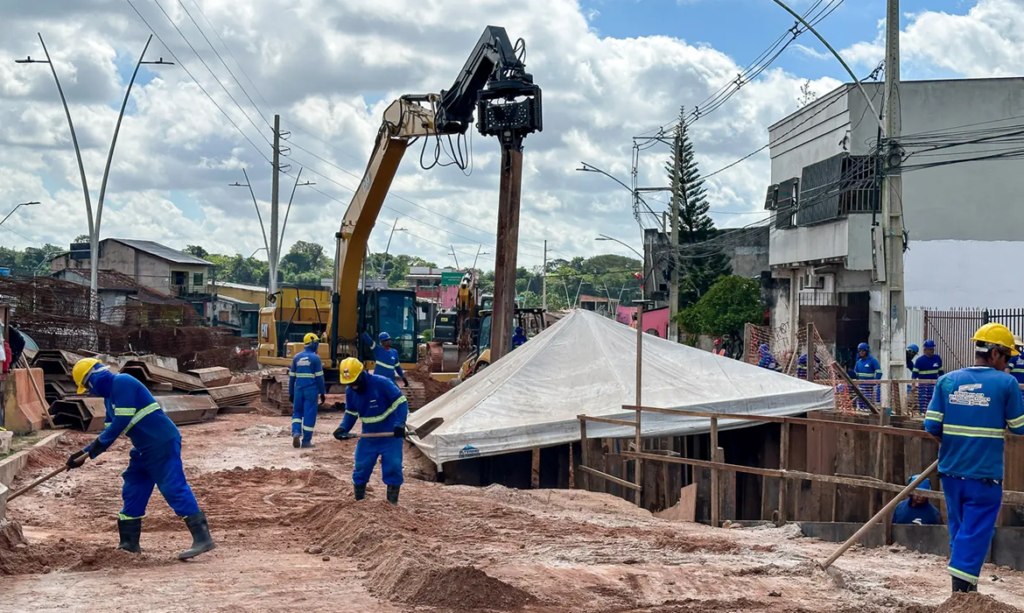 Interdição na João Paulo II permite avanço das obras do sexto viaduto metropolitano