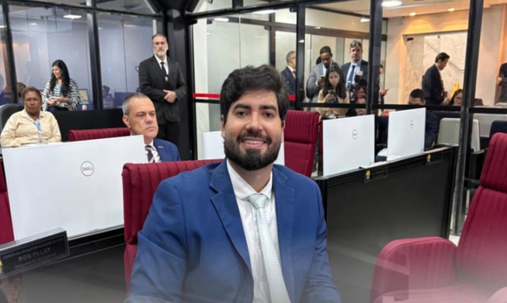 Alepa aprova projeto de Adriano Coelho que cria Semana de Conscientização sobre uso seguro das redes sociais no Pará 1 Alepa aprova projeto de Adriano Coelho que cria Semana de Conscientização sobre uso seguro das redes sociais no Pará