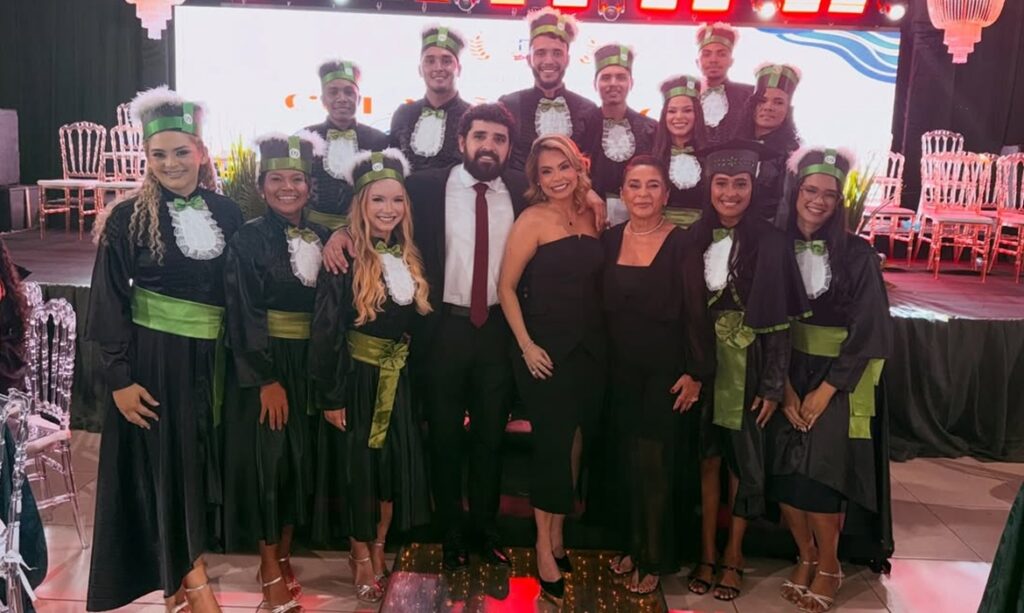 Prefeita Patrícia participa como madrinha de formatura e destaca papel transformador da educação
