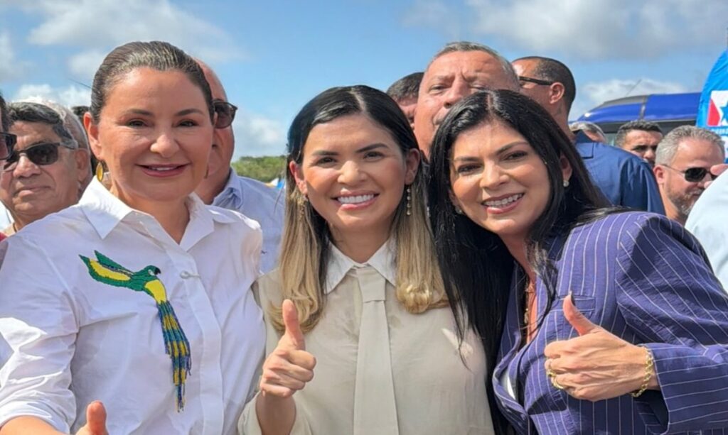 Deputada Diana Belo acompanha entrega de 93 novos veículos para reforçar a saúde no Pará 1 Deputada Diana Belo acompanha entrega de 93 novos veículos para reforçar a saúde no Pará