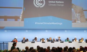 Conferência de Bonn termina com avanços limitados e impasses em financiamento e adaptação, adiando decisões para a COP31 na Turquia