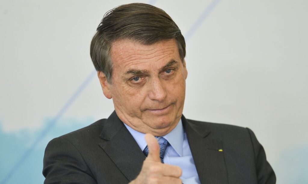 Bolsonaro será ouvido pela polícia sobre arma apreendida durante fiscalização 1 Bolsonaro será ouvido pela polícia sobre arma apreendida durante fiscalização