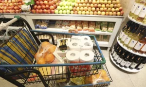 Inflação de maio sobe 0,58% puxada por alimentos, e acumulado em 12 meses sai do teto da meta