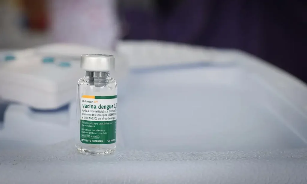 Butantan mantém estudo da vacina da dengue em idosos na Região Sul mesmo após suspensão da imunização pelo Ministério da Saúde 1 Butantan mantém estudo da vacina da dengue em idosos na Região Sul mesmo após suspensão da imunização pelo Ministério da Saúde