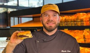 Tudo Mercado amplia rotisserie e passa a oferecer hambúrgueres