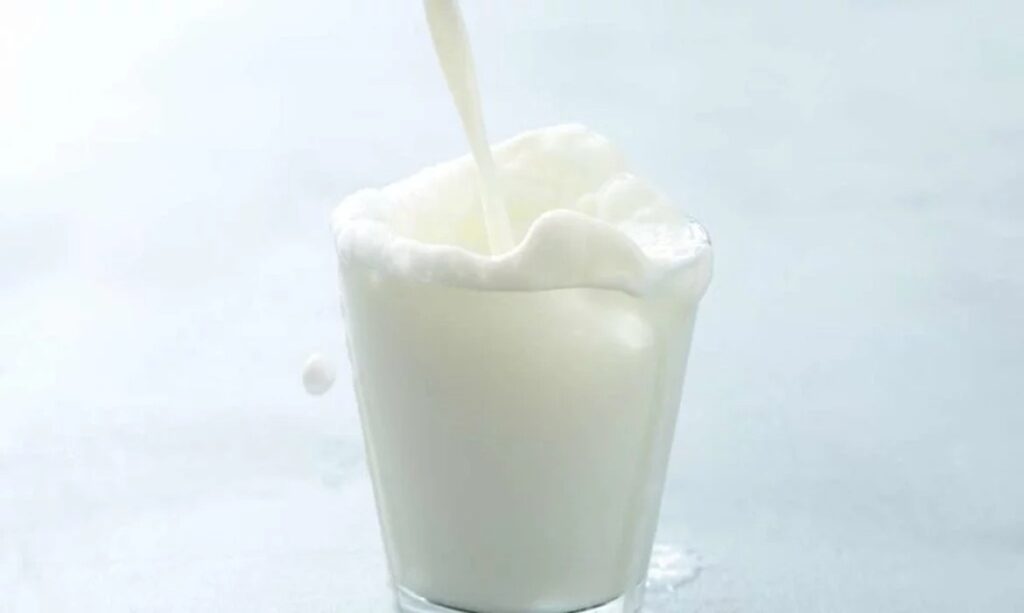 Intolerância à lactose e alergia ao leite não são a mesma coisa; especialista alerta para riscos do autodiagnóstico