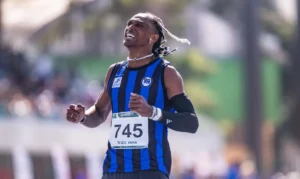 Alison dos Santos vence 400m com barreiras com melhor marca mundial de 2026 (46s48) e retoma liderança do ranking no Troféu Brasil