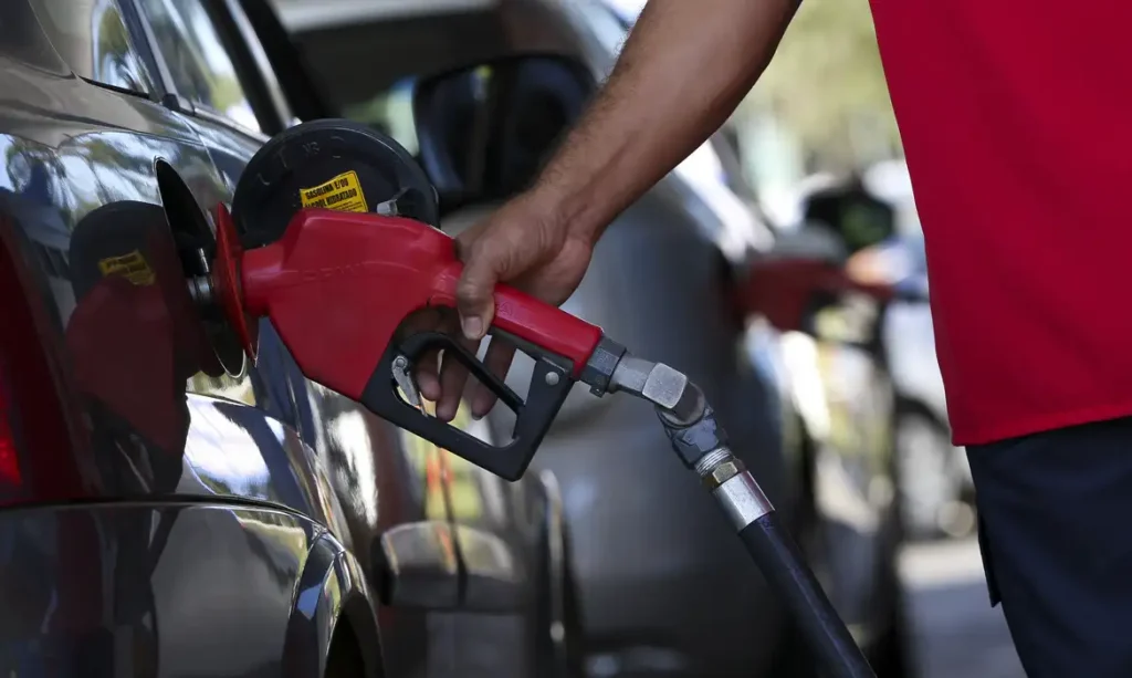 Governo adia reunião do CNPE que poderia elevar mistura de etanol na gasolina de 30% para 32% 1 Governo adia reunião do CNPE que poderia elevar mistura de etanol na gasolina de 30% para 32%