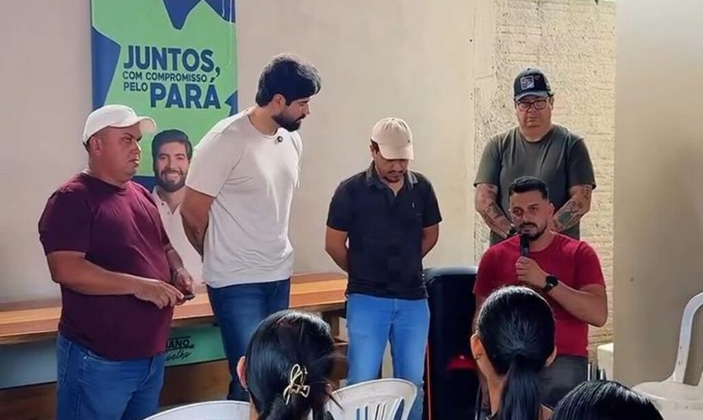 Adriano Coelho visita Rurópolis e ouve demandas da população 1 Adriano Coelho visita Rurópolis e ouve demandas da população