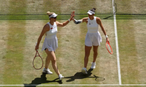 Luisa Stefani e Gabriela Dabrowski são vice-campeãs de duplas em Wimbledon após derrota na final