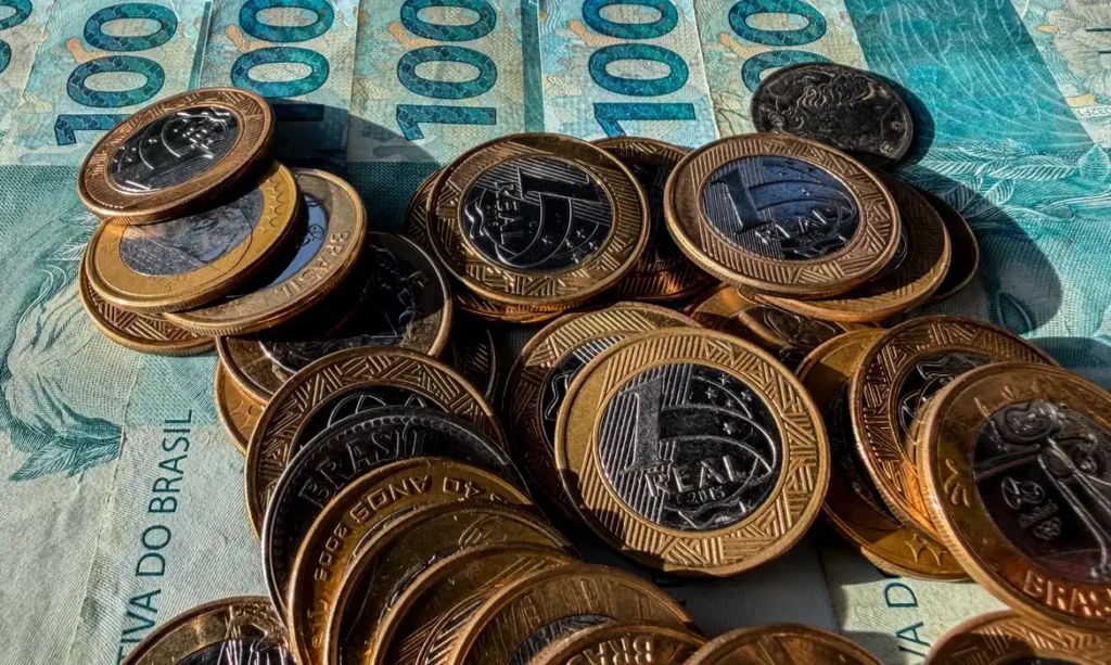 INPC acumula 4,33% em 12 meses e sobe 0,14% em junho, com deflação nos alimentos